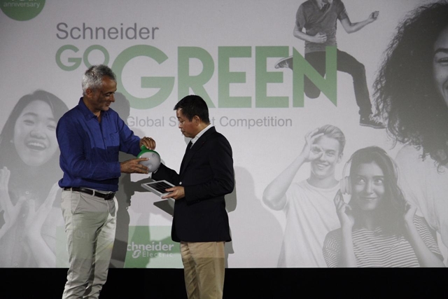 Anak Muda Indonesia Tampilkan Solusi Pengembangan Industri 4.0 di Kompetisi Schneider Go Green 2020